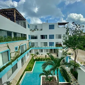 Rosa Azul Apartahotel